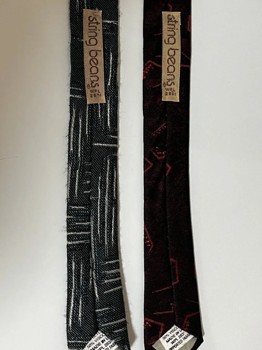 STRING BEANS Lot of 2 SKINNY Vintage Red & Green NECKTIES/PREOWNED